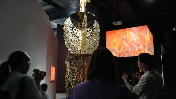高忆配资 观展如登塔，敦煌当代美术馆呈现年度大展“登临出世界”