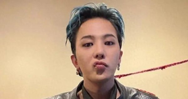 中金优配 权志龙素颜照疯传网络，团队精心策划，真实还是表演？